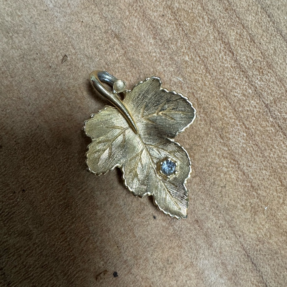 Vintage Avon Gold Leaf Pendant with Gemstone Accent